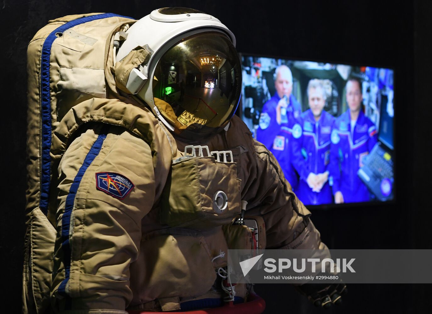 Multimedia exhibition "Space. Love" opens in Moscow