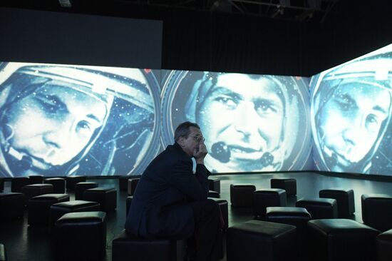 Multimedia exhibition "Space. Love" opens in Moscow