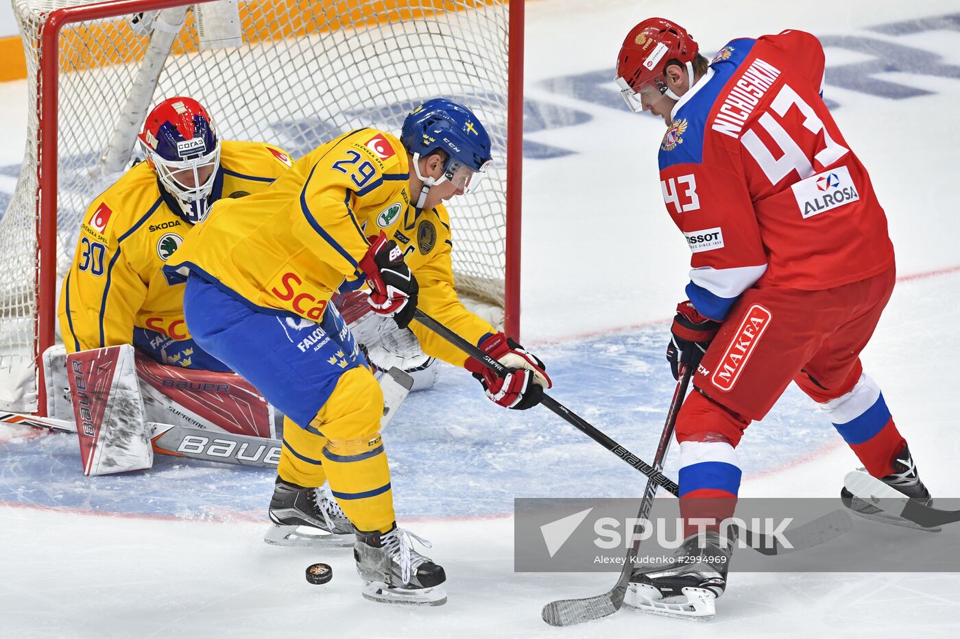 Ice hockey. Channel One Cup. Sweden vs. Russia