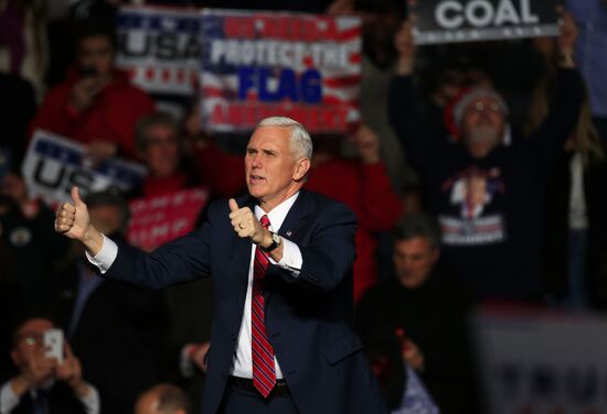 Donald Trump and Mike Pence meet with voters in Pennsylvania
