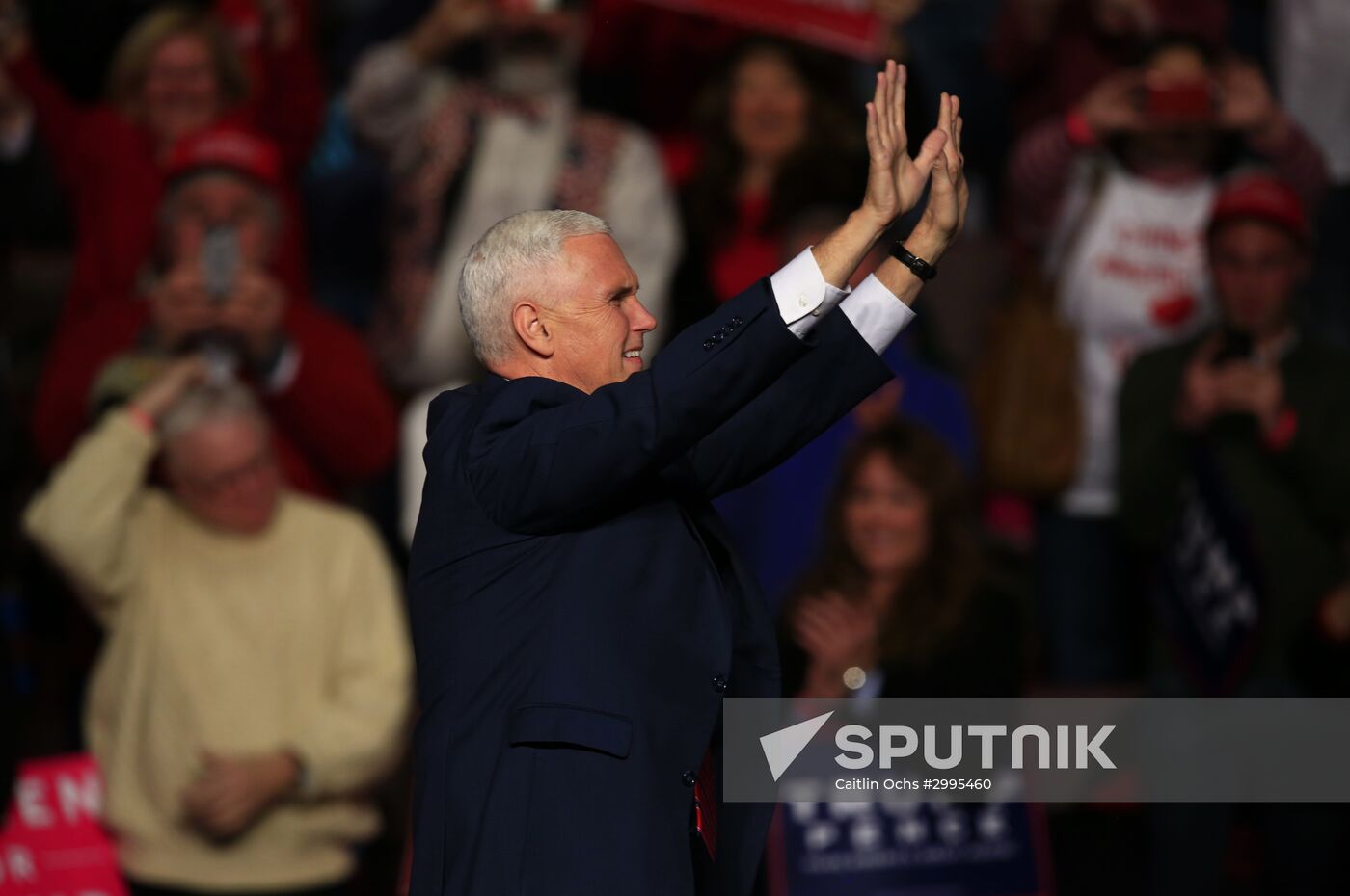 Donald Trump and Mike Pence meet with voters in Pennsylvania