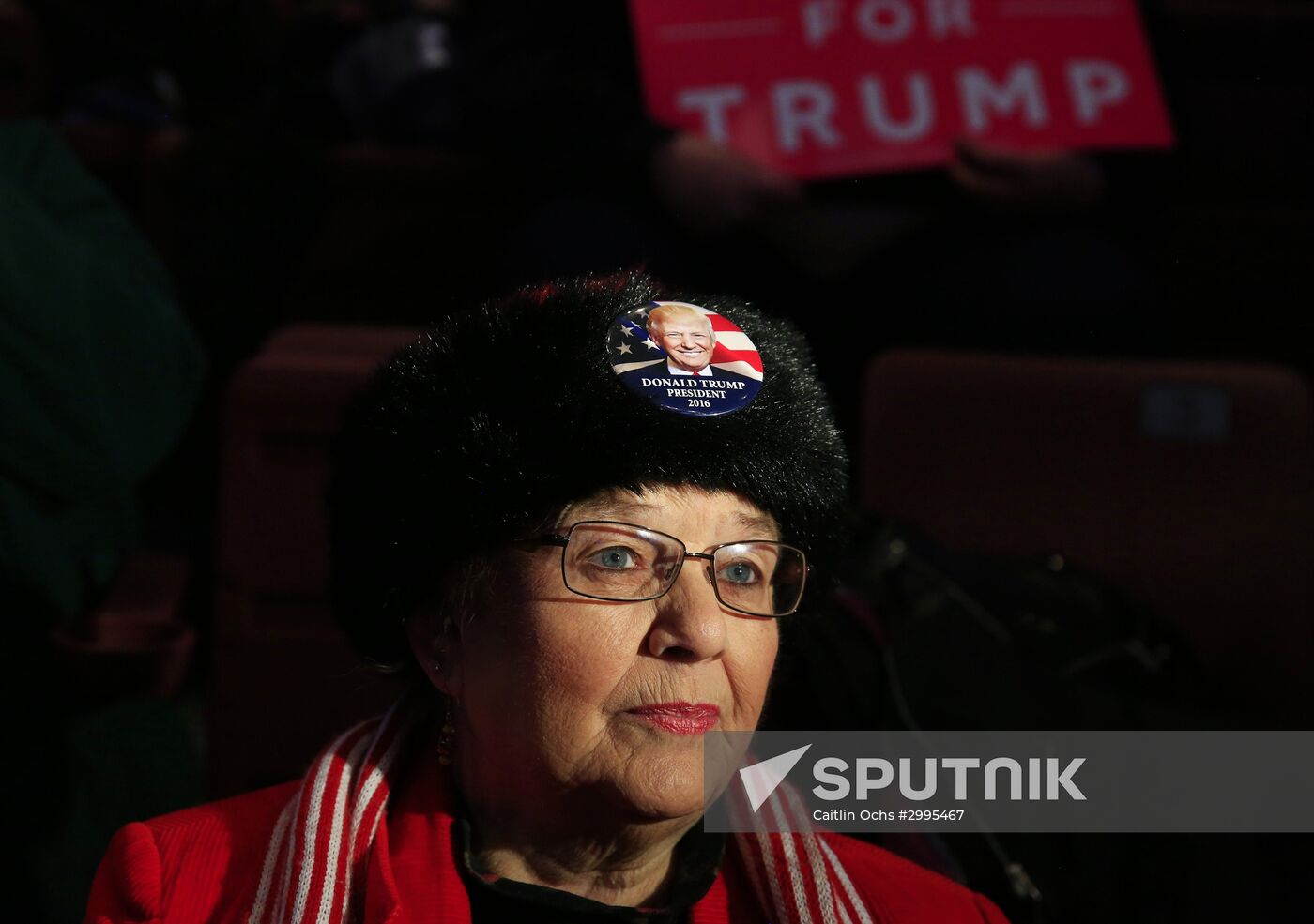 Donald Trump and Mike Pence meet with voters in Pennsylvania