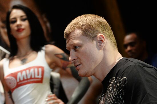 Boxing. Alexander Povetkin vs. Bermane Stiverne weigh-in