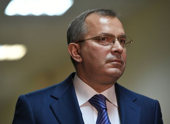 Moscow's Dorogomilovsky court hears ex Ukrainian MP Oleinyk's suit