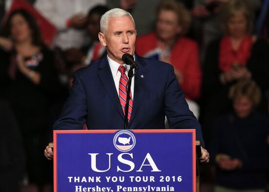 Donald Trump and Mike Pence meet with voters in Pennsylvania