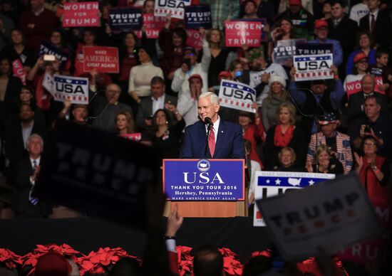 Donald Trump and Mike Pence meet with voters in Pennsylvania