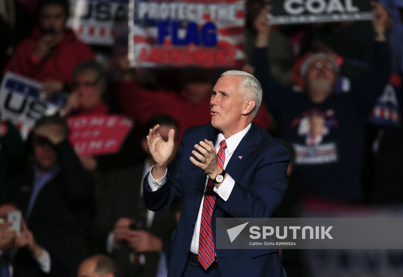 Donald Trump and Mike Pence meet with voters in Pennsylvania