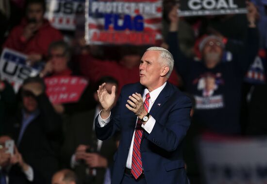 Donald Trump and Mike Pence meet with voters in Pennsylvania