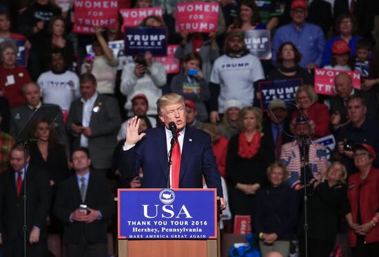 Donald Trump and Mike Pence meet with voters in Pennsylvania