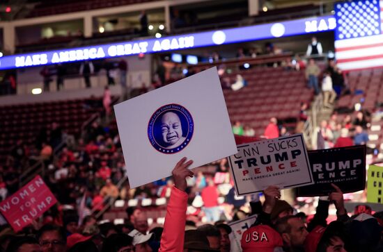 Donald Trump and Mike Pence meet with voters in Pennsylvania