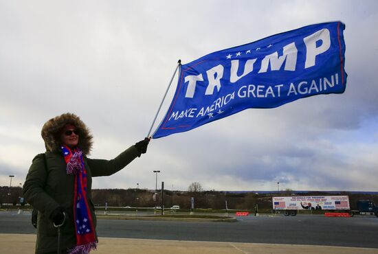 Donald Trump and Mike Pence meet with voters in Pennsylvania