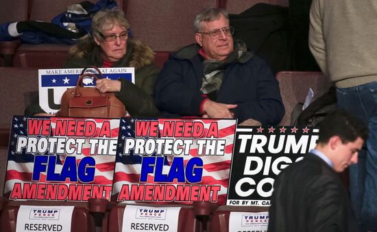 Donald Trump and Mike Pence meet with voters in Pennsylvania