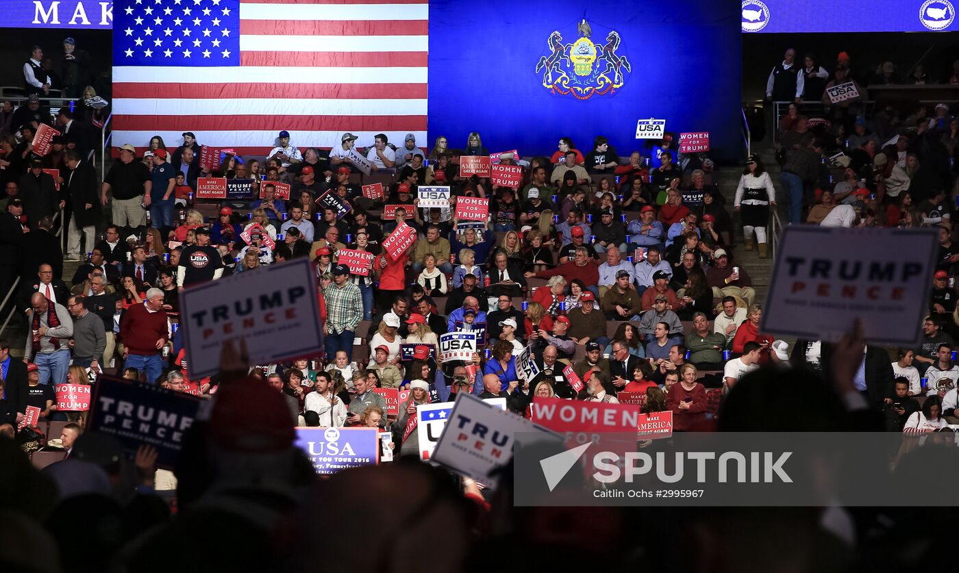 Donald Trump and Mike Pence meet with voters in Pennsylvania