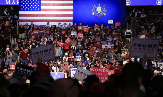 Donald Trump and Mike Pence meet with voters in Pennsylvania