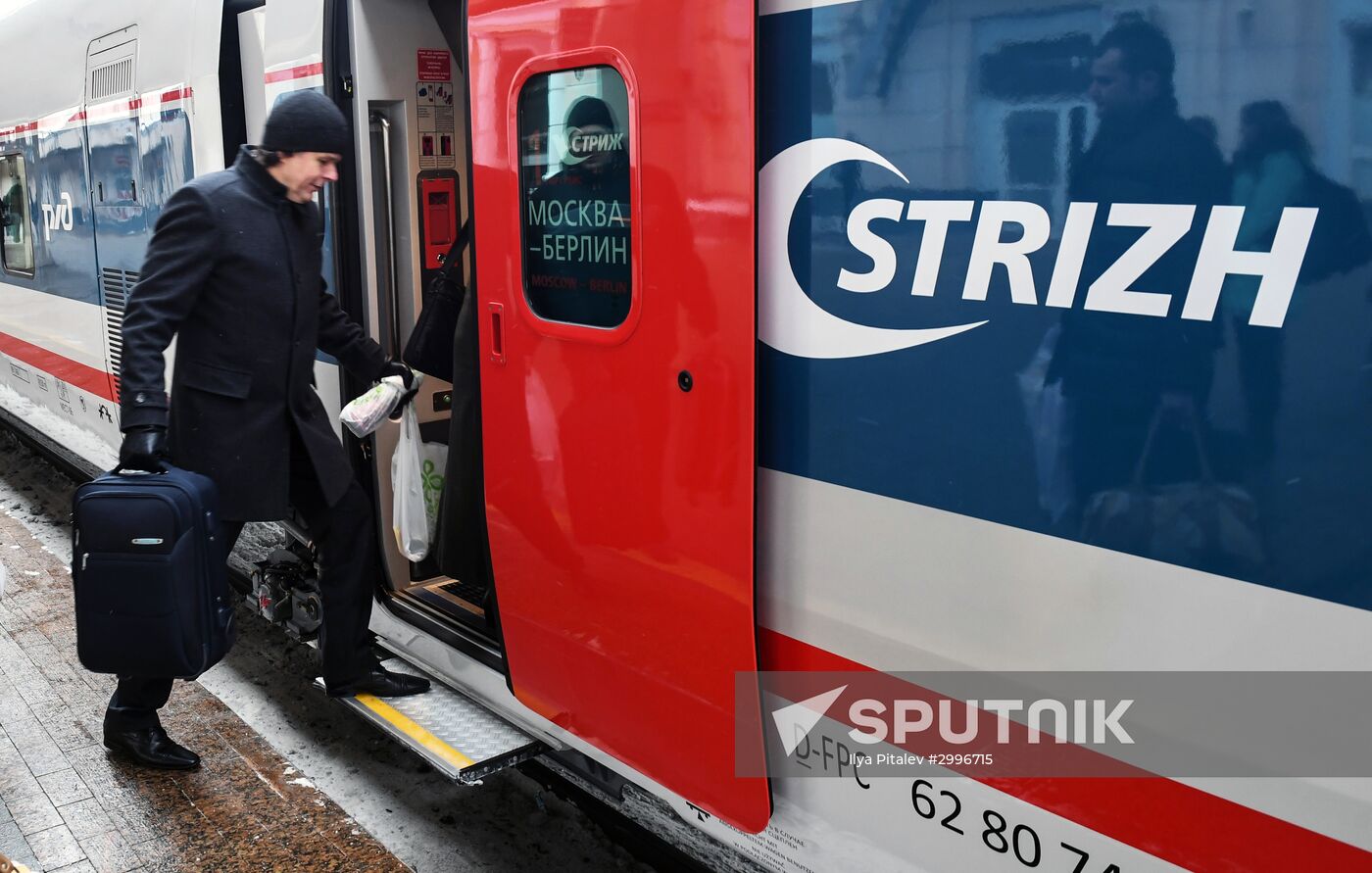 New Swift international train from Moscow to Berlin sets out on maiden voyage