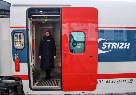 New Swift international train from Moscow to Berlin sets out on maiden voyage
