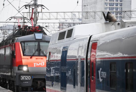 New Swift international train from Moscow to Berlin sets out on maiden voyage