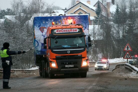 New Year fir tree delivered to Kremlin