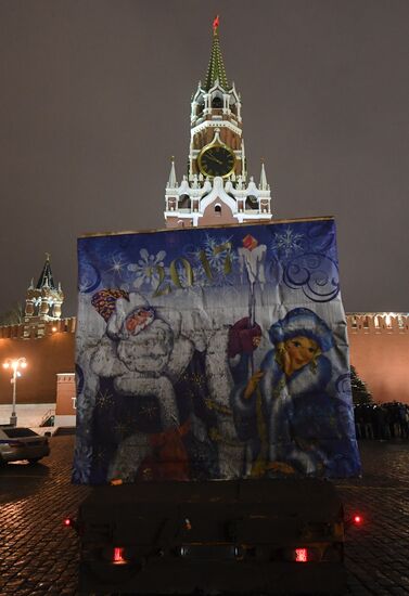 New Year fir tree delivered to Kremlin