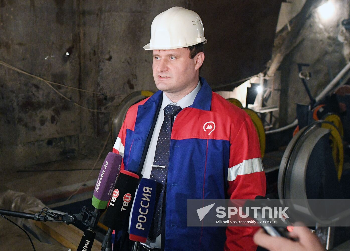 Central section of Moscow Metro Sokolnicheskaya Line under renovation