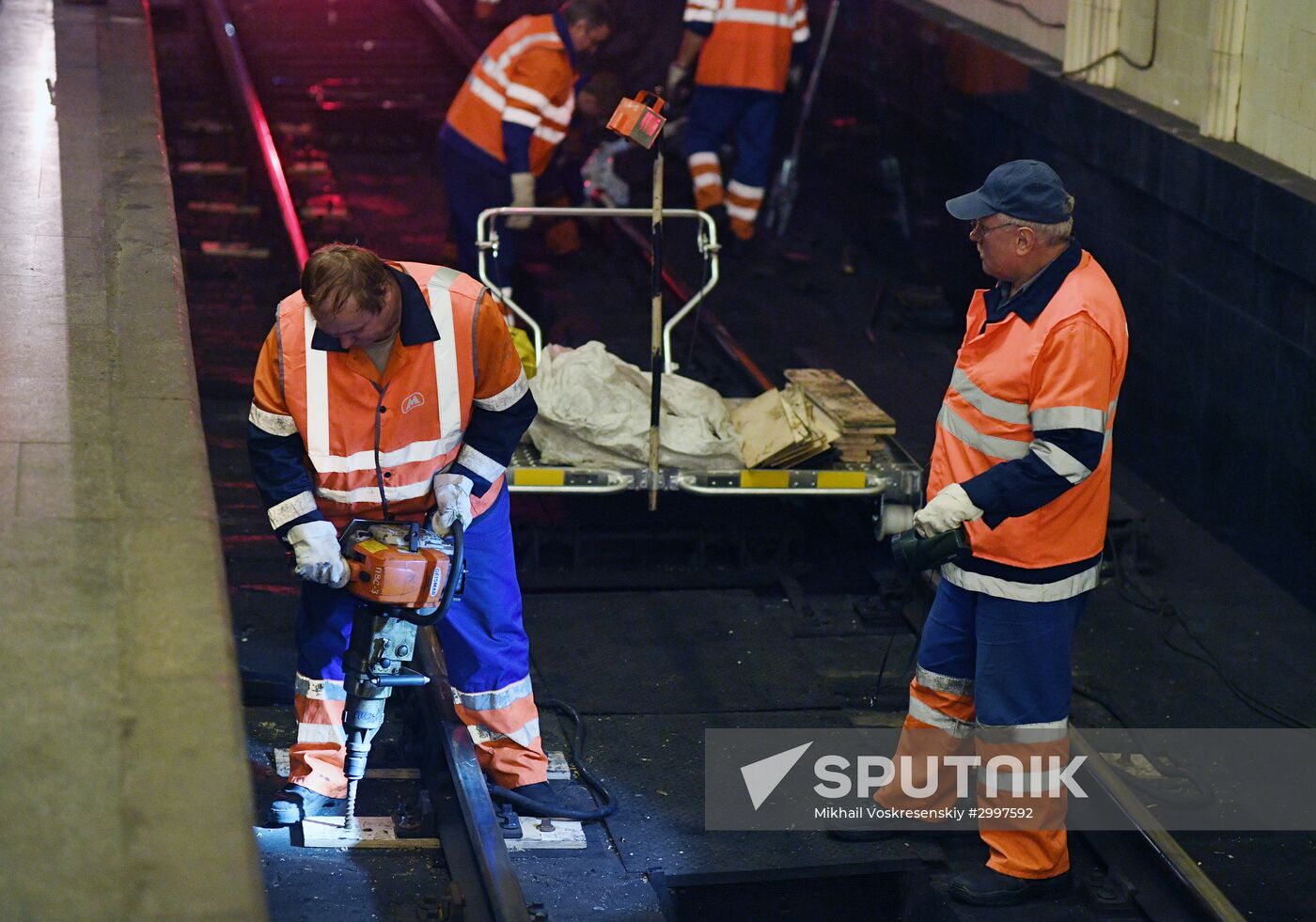 Central section of Moscow Metro Sokolnicheskaya Line under renovation