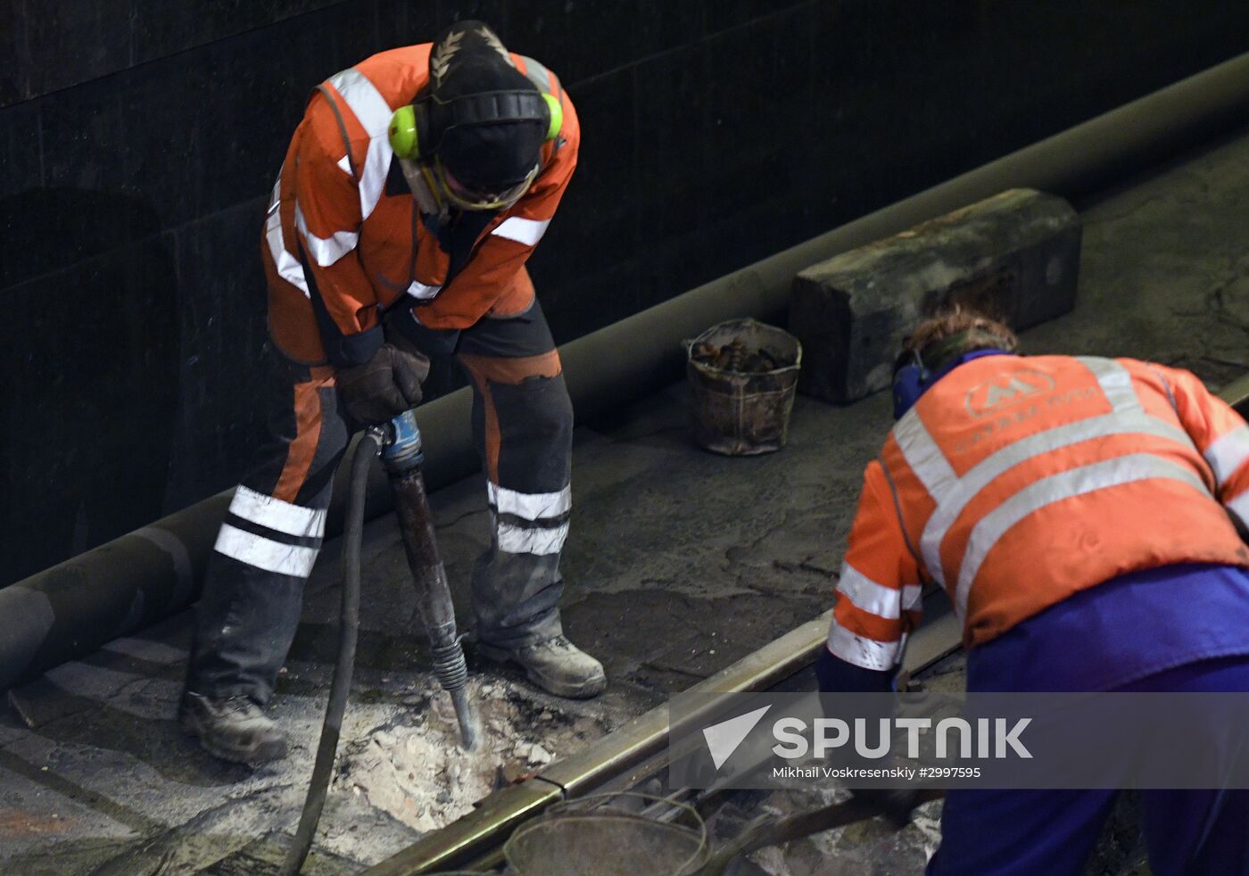 Central section of Moscow Metro Sokolnicheskaya Line under renovation