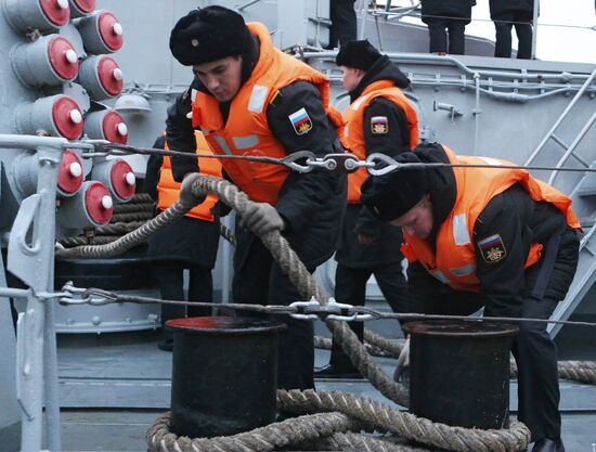The Yaroslav Mudry destroyer escort vessel welcomed at Baltiysk port