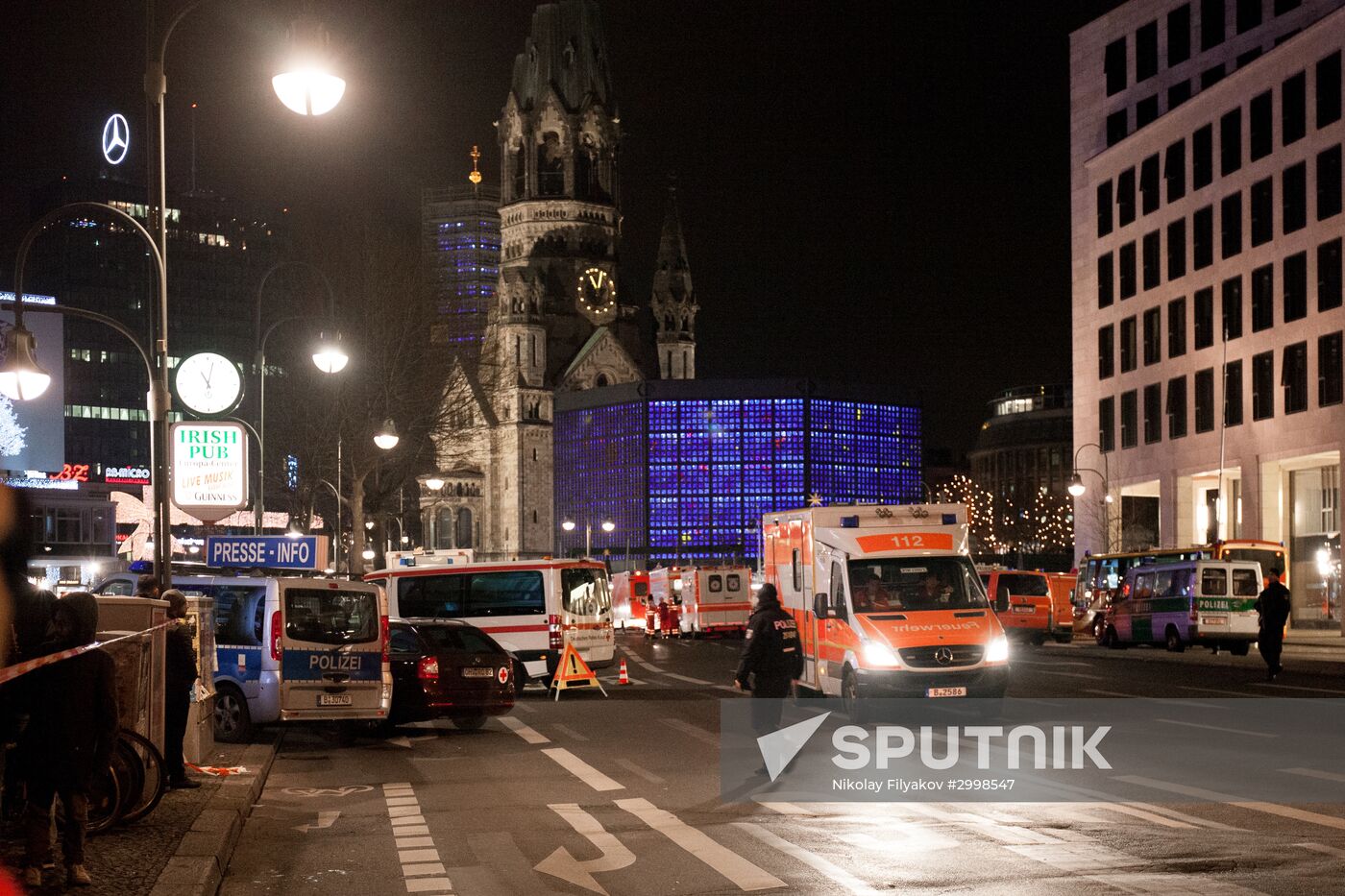 Truck ploughs through Christmas market in Berlin