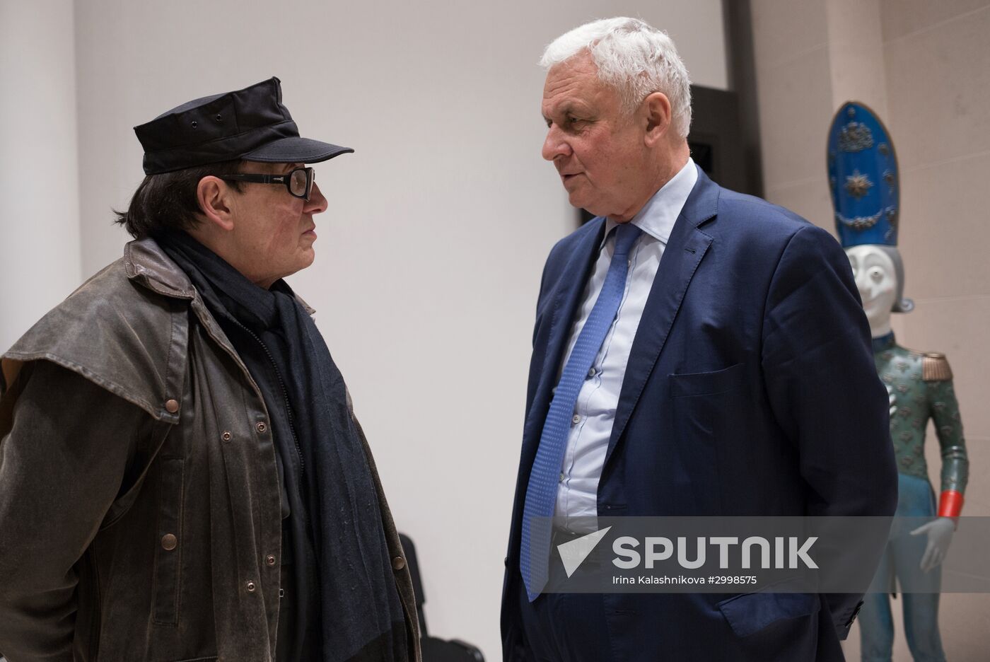 Mikhail Shemyakin's exhibition opens in Paris