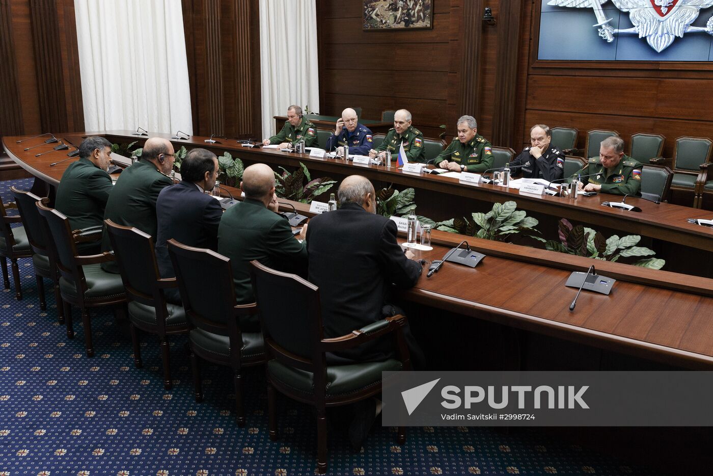 Sergei Shoigu meets with Iranian Defense Minister Hossein Dehghan