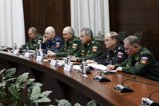 Sergei Shoigu meets with Iranian Defense Minister Hossein Dehghan