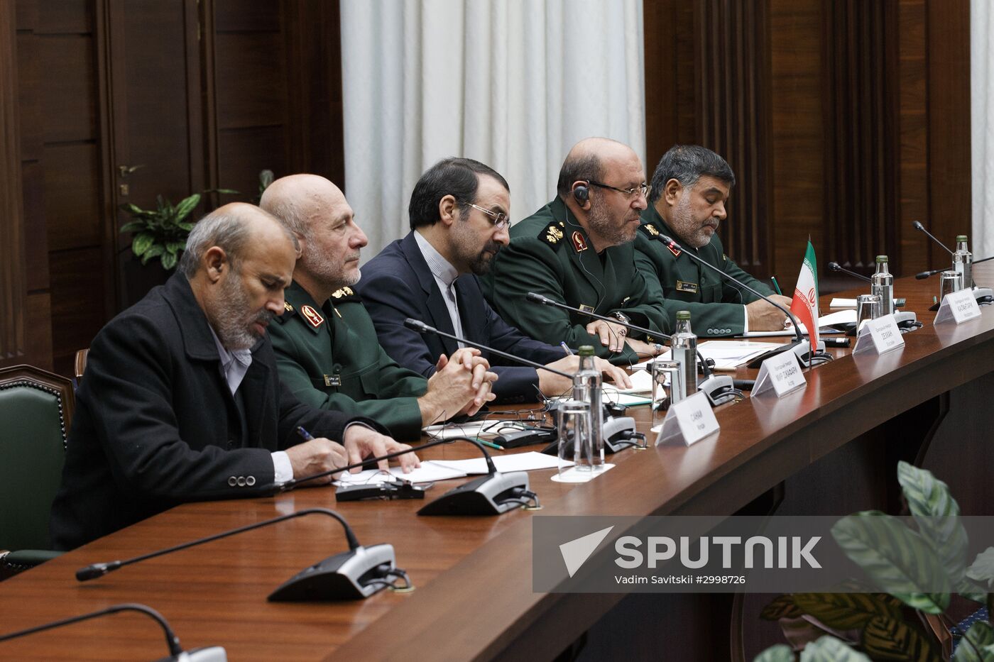 Sergei Shoigu meets with Iranian Defense Minister Hossein Dehghan