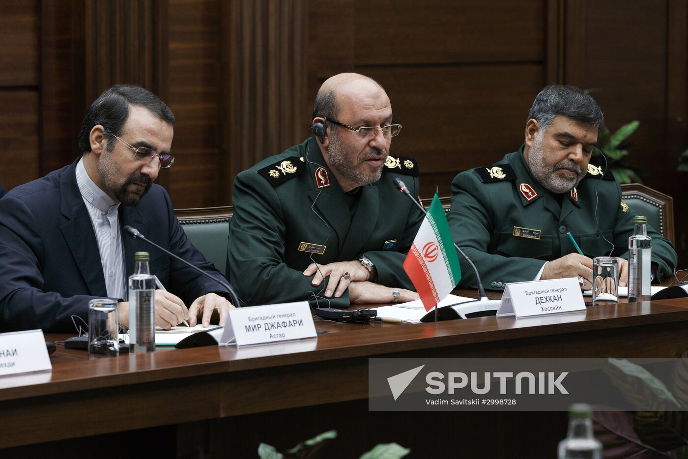Sergei Shoigu meets with Iranian Defense Minister Hossein Dehghan