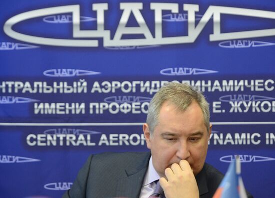 Deputy Prime Minister Dmitry Rogozin visits Central Aerohydrodynamic Institute