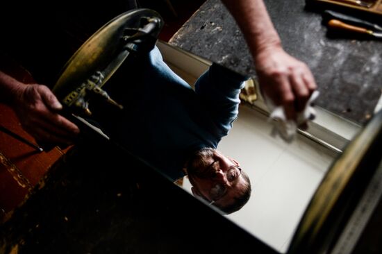 Mirror production in Nizhny Novgorod