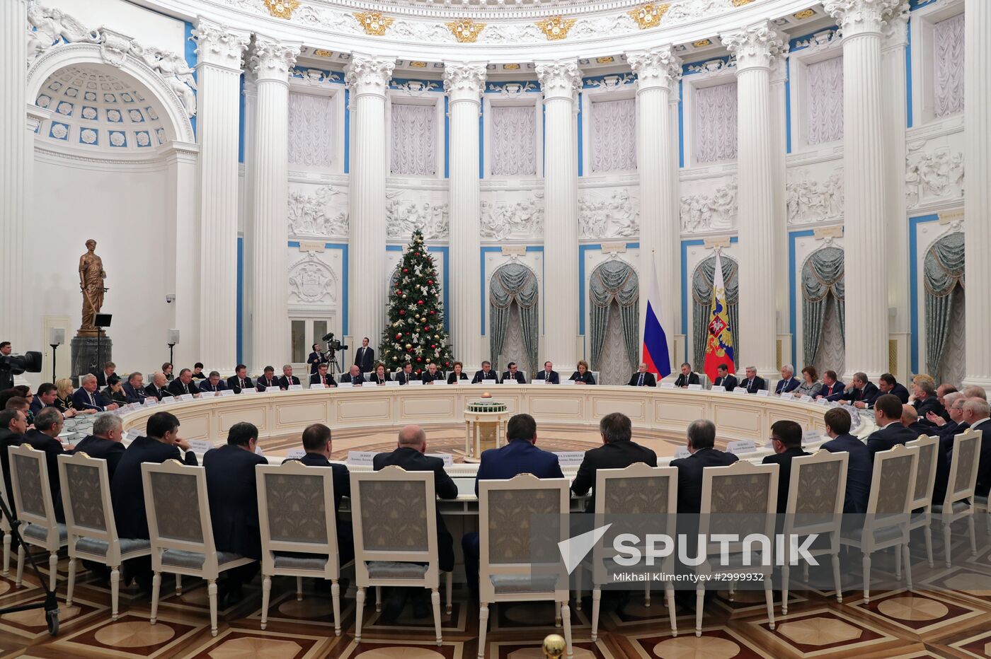 Vladimir Putin meets with Russian Federation Council and State Duma top officials