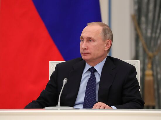 Vladimir Putin meets with Russian Federation Council and State Duma top officials