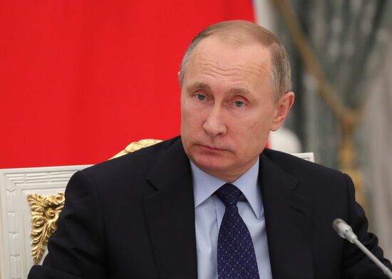 Vladimir Putin meets with Russian Federation Council and State Duma top officials