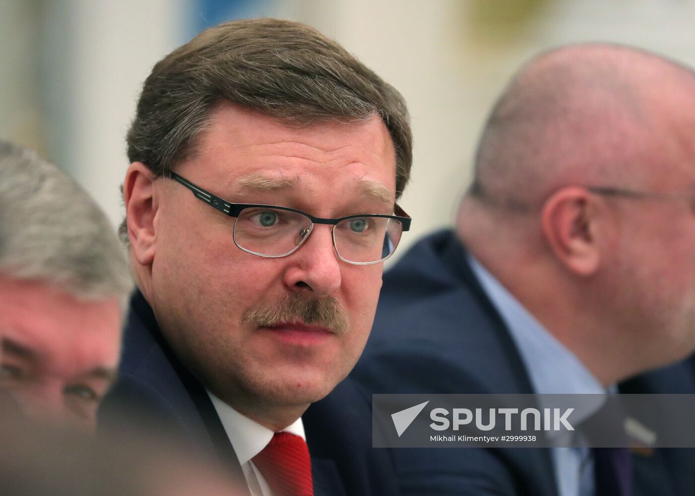 Vladimir Putin meets with Russian Federation Council and State Duma top officials