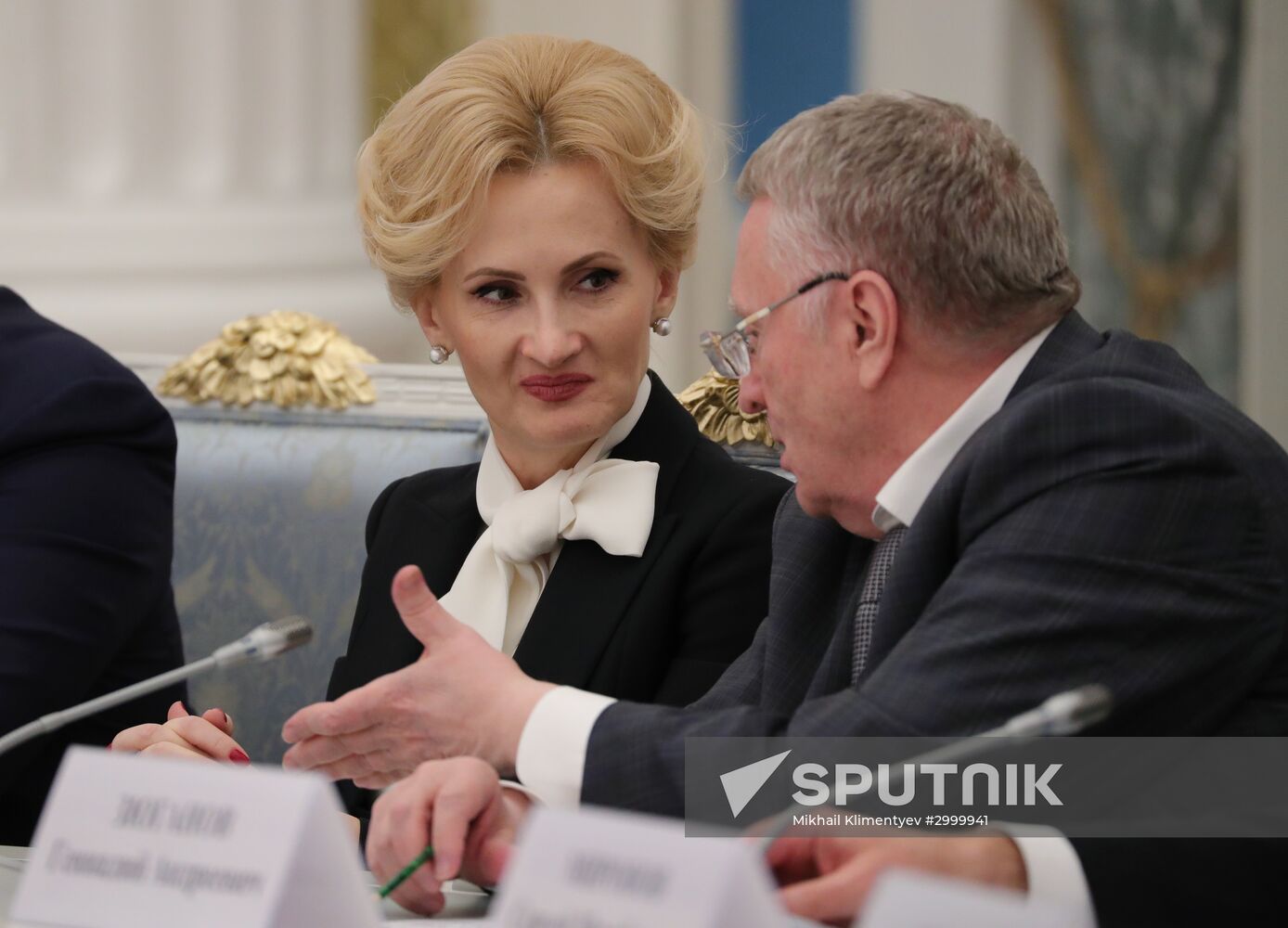 Vladimir Putin meets with Russian Federation Council and State Duma top officials