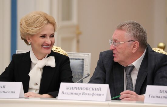 Vladimir Putin meets with Russian Federation Council and State Duma top officials