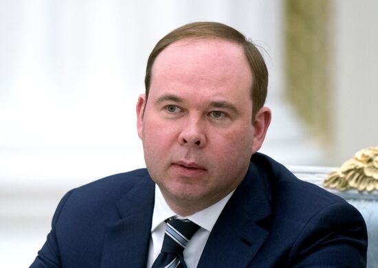 Vladimir Putin meets with Russian Federation Council and State Duma top officials