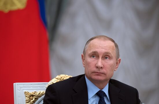 Vladimir Putin meets with Russian Federation Council and State Duma top officials