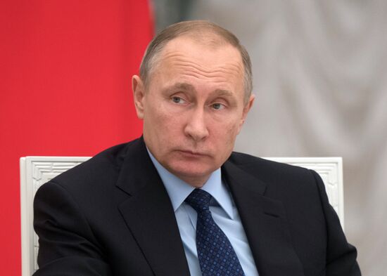 Vladimir Putin meets with Russian Federation Council and State Duma top officials