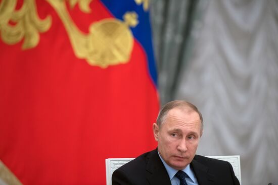 Vladimir Putin meets with Russian Federation Council and State Duma top officials