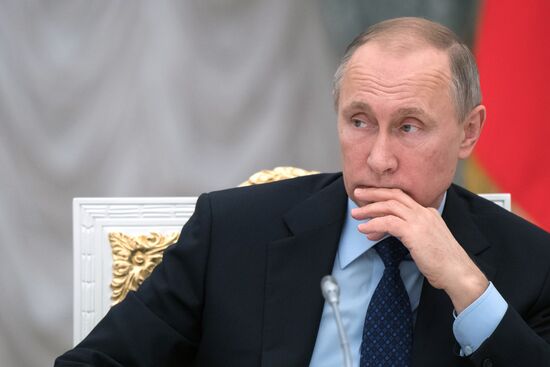 Vladimir Putin meets with Russian Federation Council and State Duma top officials