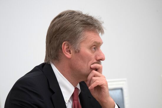 Vladimir Putin meets with Russian Federation Council and State Duma top officials