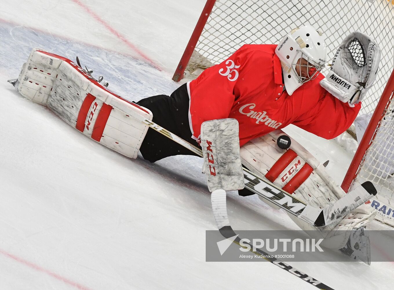 Ice hockey. KHL. Spartak vs. Lokomotiv