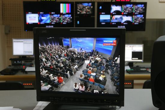 Broadcast of President Vladimir Putin's news conference in Russian cities
