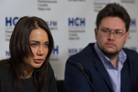 Nikita Belykh's bride Reifert, lawyer Grokhotov give news conference